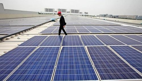 2017年,是光伏行业的利好之年，从近期光伏上市公司业绩披露情况看，34家A股上市公司中，9成业绩飘红,其中仅4家公司出现亏损。财经日历资讯快递贵金属模拟交易贵金属专家直播室金投网贵金属行情软件而国家能源局网站日前发布的统计数据显示,去年前11个月,我国光伏发电量达1069亿千瓦时,同比增长72%,光伏年发电量首超1000亿千瓦时