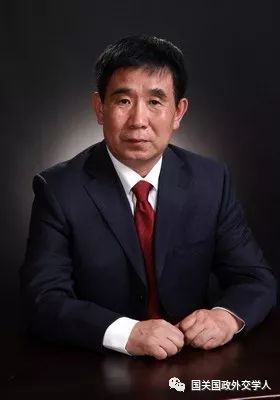 原标题:【一带一路】刘玉安 赵岩:论“一带一路”的社会历史条件 作者分系刘玉安,男,博士,国务院学位委员会政治学学科评议组成员,山东大学政治学与公共管理学院教授、博士生导师,全球能源互联网(山东)协同创新中心研究员 ;赵岩,男,博士,国网山东省电力公司电力科学研究院研究员 关键词:“一带一路” 能源互联网 社会历史条件 内容提要 在逆全球化趋势显著的背景下,我国提出和倡导的“一带一路”发展规划和愿景,引起了举世的瞩目,而且已经取得了初步的成功。这不是偶然的,而是因为我国的“一带一路