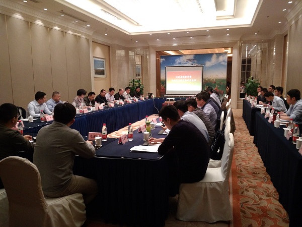 　　【中国仪表网 仪表会议】3月29日，江苏省流量计量专业技术委员会年度会议在江苏盐城召开，来自全省市级计量技术机构、高等院校、流量仪表生产企业等50余人参加会议。&nbsp;&nbsp;图为会议现场&nbsp;　　江苏省质监局计量处副处长王丰出席会议并讲话，盐城市质监局副局长赵亮到会致辞