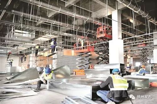 原标题：华恒即将投产，徐州新能源势力再扩张            4月2日，在江苏华恒新能源太阳能电池片项目现场，外围动力设施正在进行安装施工，室内洁净车间、水电暖通风等各种设备安装正在紧张有序地进行。 预计首批1GW电池片生产线 今年上半年就可以投产达效