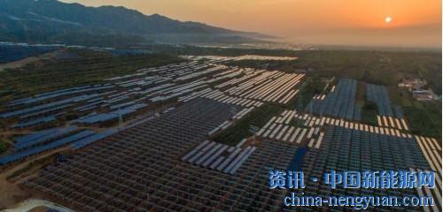 两会召开前夕,题为《中共中央、国务院关于深入推进农业供给侧结构性改革加快培育农业农村发展新动能的若干意见》的中央一号文件正式发布。在这份新世纪指导“三农&rdqu