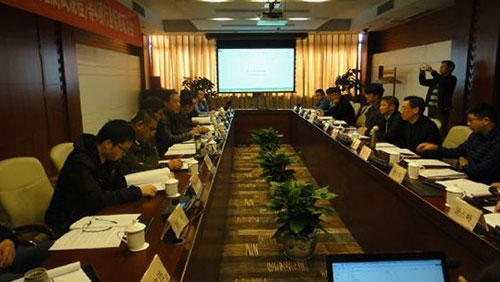 【中国仪表网 仪表会议】2018年3月28至29日,全国阀门标准化技术委员在安徽黄山市举办了由安徽黄山良业阀门有限公司主持起草的《阀门启闭扭矩测试规程》等四项行业标准研讨会。 (图片来自黄山良业阀门有限公司) 阀门在石化行业、电力行业、冶金、化工等制造行业中都有着很大的作用,但是在一开始的时候,我国的阀门产业并不强盛,随着国家政策的出台和市场上的需求,阀门产业也有了一定的发展,也涌现出一大批优秀的企业