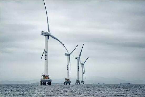 　　興化灣海上試驗風(fēng)電場地處福建省福清市江陰半島東南側(cè)和牛頭尾西北側(cè)，是我國首個5兆瓦以上的大功率海上風(fēng)電樣機試驗風(fēng)場。

　　
　　項目投資約14.7億元，總裝機容量約8萬千瓦，共布置14臺機位，目前已完成安裝11臺