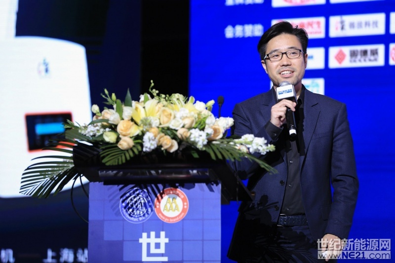 4月27日，第三届世纪光伏大会在上海举行，会议以&ldquo;新能源 新未来&rdquo;为主题，旨在研究万亿光伏产业后市场的挑战与机遇。本次论坛由由世纪新能源网、光伏品牌实验室（PVBL）联合主办，近500余位嘉宾代表齐聚一堂，各抒己见，从不同的角度对中国光伏发展建言献策，热烈探讨未来中国光伏发展之路
