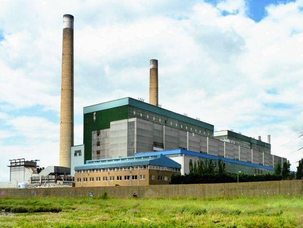 	中国储能网讯：德国莱茵集团(RWE)计划在英国安装100MW的电池， 将其列入“重要基础设施建设”清单中。	莱茵发电正在研究在其旗下的英格兰Tilbury电厂安装100MW的电池，将燃煤发电转向气体调峰发电计划
