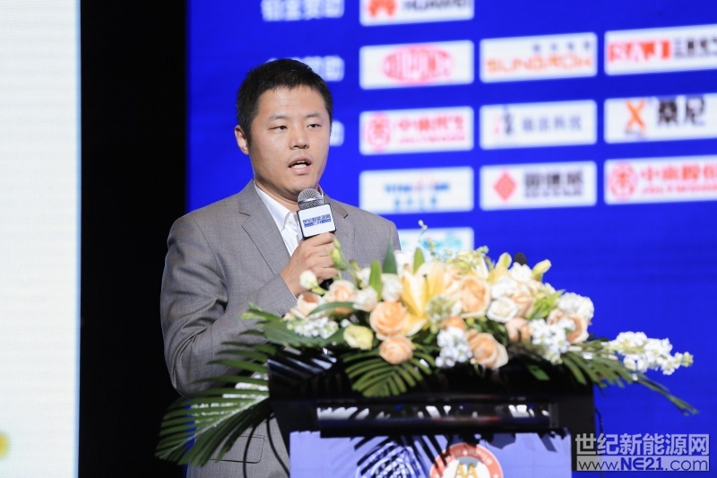 4月27日，第三届世纪光伏大会在上海举行，会议以&ldquo;新能源 新未来&rdquo;为主题，旨在研究万亿光伏产业后市场的挑战与机遇。本次论坛由由世纪新能源网、光伏品牌实验室（PVBL）联合主办，近500余位嘉宾代表齐聚一堂，各抒己见，从不同的角度对中国光伏发展建言献策，热烈探讨未来中国光伏发展之路