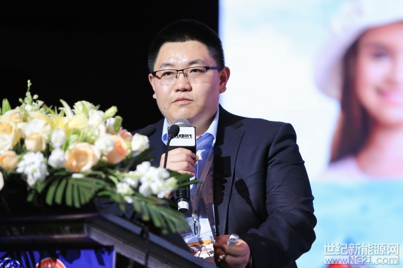 4月27日，第三届世纪光伏大会在上海举行，会议以&ldquo;新能源 新未来&rdquo;为主题，旨在研究万亿光伏产业后市场的挑战与机遇。本次论坛由由世纪新能源网、光伏品牌实验室（PVBL）联合主办，近500余位嘉宾代表齐聚一堂，各抒己见，从不同的角度对中国光伏发展建言献策，热烈探讨未来中国光伏发展之路