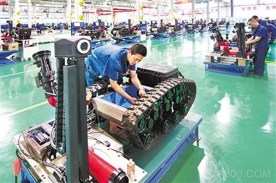 
	 


	中信重工開誠智能裝備有限公司的工人在組裝機(jī)器人。（本報資料片）



                    

