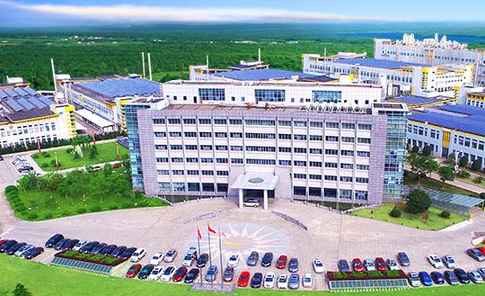 　　【中国仪表网 仪表企业】4月27日，林洋能源发布2018年一季报，2018年1-3月，公司实现营业收入5.83亿元，同比下降10.95%；电气设备行业平均营业收入增长率为17.61%；归属于上市公司股东的净利润1.47亿元，同比增长10.15%，电气设备行业平均净利润增长率为17.36%。&nbsp;&nbsp;(图片来自网络，侵删)&nbsp;　　据资料显示，林洋能源于成立于1995年，主要业务涵盖智能、节能、新能源三大板块，公司产品与解决方案包括智能电表、AMI系统，LED，智能照明系统、能效管理