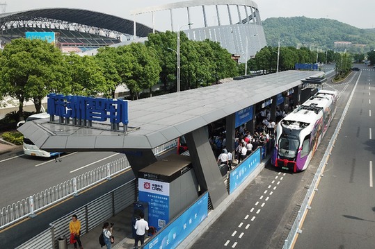 　　5月8日，湖南省株洲市智能轨道快运A1线（首期）开通试运行。在为期3个月的试运行结束后，将进行专家评审，进而转为商业运营