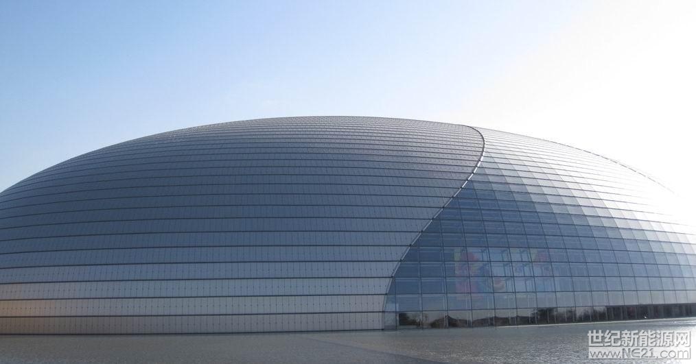作为建筑节能最重要的应用形式之一，光伏建筑一体化（BIPV）正在从概念走向落地。越来越多的人意识到，将光伏组件与建筑材料融于一体，对于光伏产业和建筑行业是双重利好，并在此过程中掀起了一场绿色发展的新革命