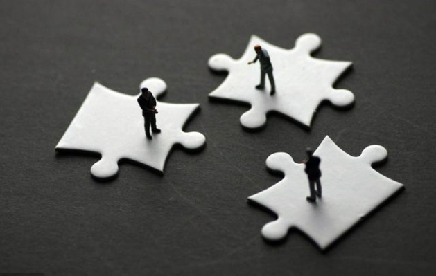 原标题:【今日并购风云榜】飞利浦照明全面收购磊明科技 深圳市上市公司并购协会,给你高端人脉资本大平台,与千位亿万富翁面对面。周小姐18664574850,董先生13187083729 国内风云 1、盖雅工场收购中国考勤软件易勤 5月15日,中国劳动力管理软件厂商盖雅工场宣布并购“友商”易勤,盖雅工场联合创始人兼CEO章新波表示,这一并购合作标志着中国劳动力管理软件市场进入了新的发展阶段,新的市场格局将快速形成