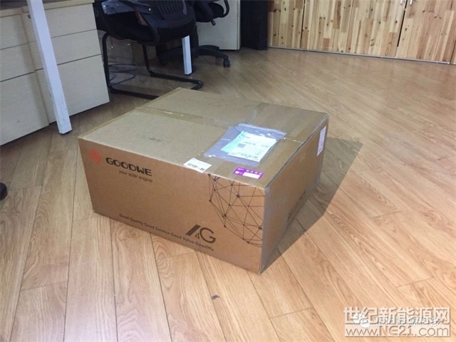 &nbsp;本文授权转载自亚坦能源科技&nbsp;今天我们有幸拿到了一台固德威三相15kW并网逆变器，平时工作忙，没时间研究细节，今天，让我们从一个热爱电子产品的用户角度来鉴赏一下逆变器的全部吧。（本文若涉及任何商业保密信息请联系我们）