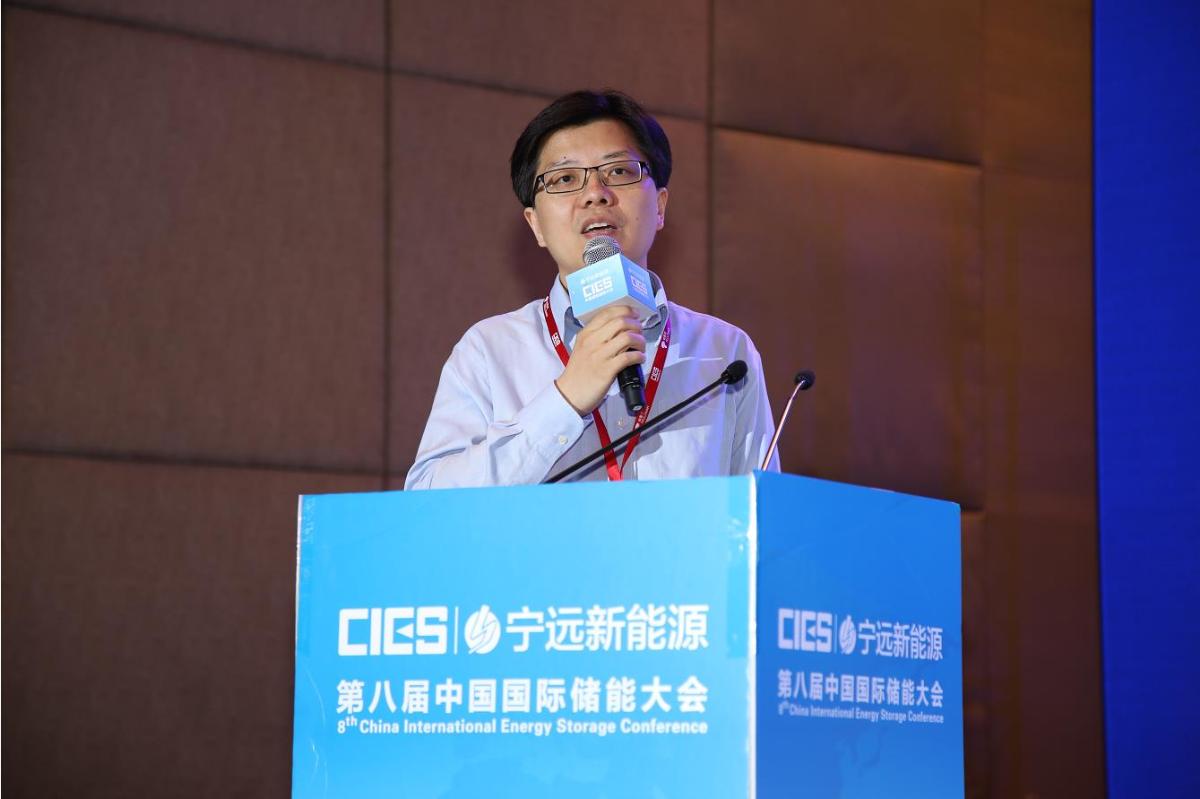 			中国储能网讯：5月19日至21日，“第八届中国国际储能大会”在深圳隆重召开， 来自中国、美国、德国、英国、加拿大、西班牙、日本、韩国、澳大利亚等国和地区1500余位政府机构、科研院所、行业组织、电力公司、新能源项目单位、系统集成商等代表出席本次大会。					北京睿能世纪科技有限公司战略副总裁王澍在储能电站专场，以“高性能储能调频电站解决方案”为题，发表了精彩演讲