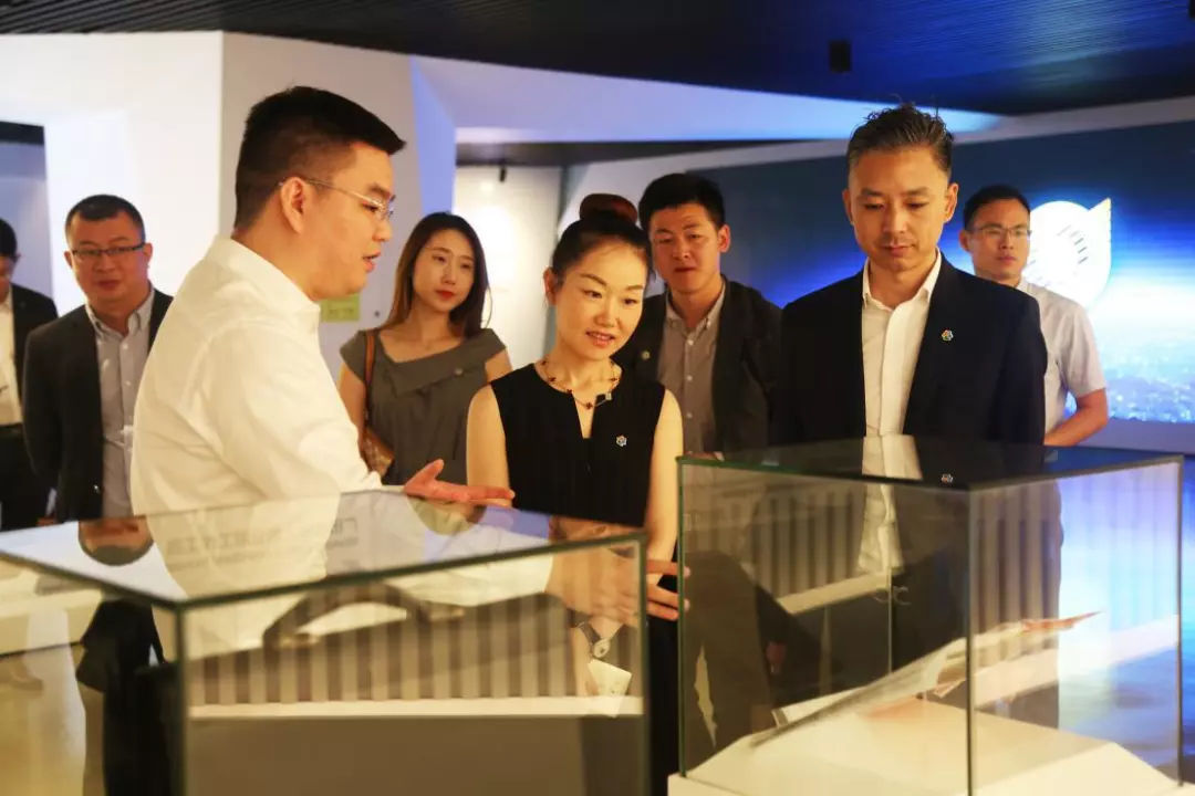 原标题：强强联合！远东智慧能源与广田集团签署战略合作协议            5月23日，远东智慧能源股份有限公司（简称：智慧能源 股票代码：600869）与深圳广田集团股份有限公司（简称：广田集团股票代码：002482)战略合作签约仪式在广田集团总部举行。投资人、智慧能源首席运营官兼远东电缆产业执行总经理陈静，投资人、战略客户中心副总经理贾海，投资人、营销经理张姣，广田集团董事长范志全、供应链中心总经理周忠旭、营销管理中心总经理张大双、供应链中心副总经理范志谋出席签约仪式
