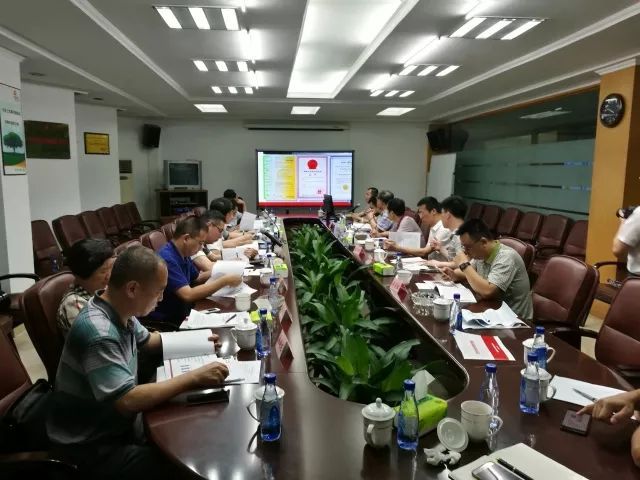 原标题：动态 |  省政府能源消费总量和强度“双控”考核组来晋检查              5月23日下午，省政府能源消费总量和强度“双控”考核组在省质监局叶华生副巡视员为组长的带领下，到我市实地检查2017年度能源消费总量和强度“双控”工作开展情况。 考核组首先到凤竹纺织公司实地检查2017年申报泉州市节能技改项目，听取该公司负责人的项目介绍后，给予了积极的肯定