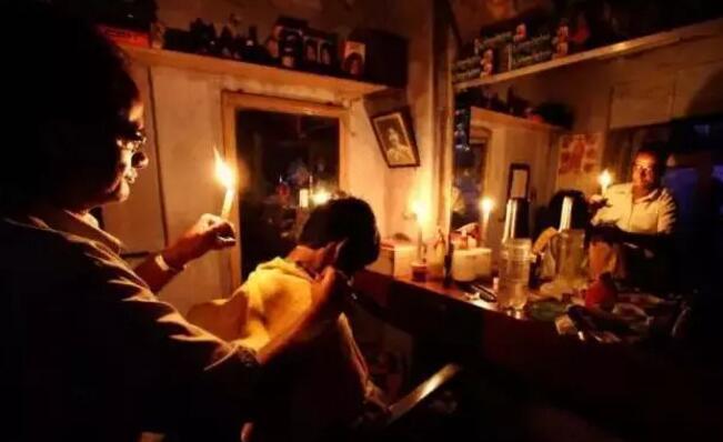原标题：印度实现100GW光伏目标亚历山大 取消了对进口光伏组件的关税            4月6日，印度财政部间接税和海关中央委员会(CBITC)发表声明，澄清了进口光伏组件适用的分类原则，确定了大部分进口光伏组件将不会被征收7.5%的关税。这一消息的放出，使得印度太阳能开发商以及中国出口太阳能光伏组件的制造商都短暂地松了一口气