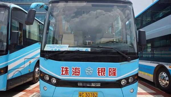 	                    	【电缆网讯】曾经被董明珠极力推崇甚至拉上王健林、刘强东等企业大佬参与投资而风头乍起的珠海银隆新能源股份有限公司，如今似乎开始遇到了麻烦。该公司旗下的河北银隆新能源有限公司被曝存在电动汽车电池产能过剩、部分员工离职等情形