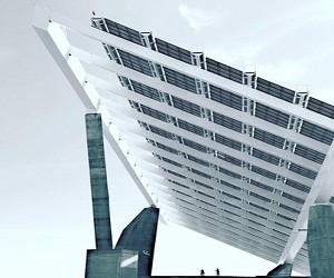 光伏产能竞赛之际，行业新秀通威不断为其新增产能寻求买家。5月27日下午，通威股份公告称，通威股份与单晶巨头中环股份签订协议，合同约定 2018－2021 年中环股份向通威股份采购多晶硅约 7万吨，其中 2018 年不低于 1400吨，2019－2021 年每年约 20000－25000 吨