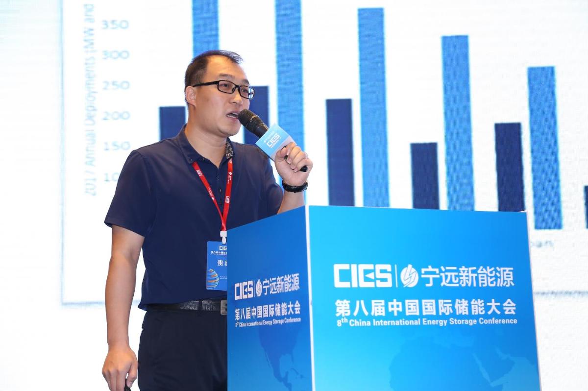 	中国储能网讯：5月19日至21日，“第八届中国国际储能大会”在深圳隆重召开， 来自中国、美国、德国、英国、加拿大、西班牙、日本、韩国、澳大利亚等国和地区1500余位政府机构、科研院所、行业组织、电力公司、新能源项目单位、系统集成商等代表出席本次大会。	英威腾光伏科技有限公司执行总裁吴建峰在新能源发电并网专场，发表了题为“英威腾未来能源产业新模式——打造智慧能源生态系统”的精彩演讲