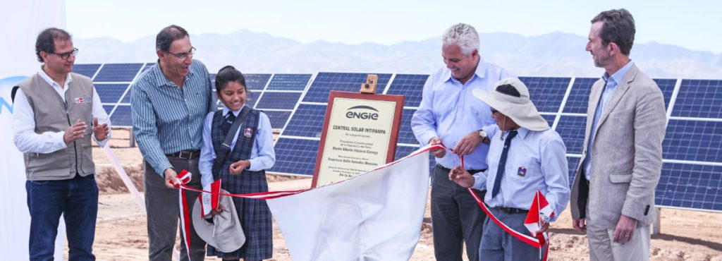 原标题：Engie在秘鲁的40MW太阳能电站投入运营            秘鲁总统Martín Vizcarra和能源矿业部长Francisco Ísmodes最近出席了秘鲁南部马里卡尔涅托省莫克瓜的因蒂帕帕(Intipampa)太阳能电站的开工仪式。  秘鲁总统Martín Vizcarra在能源矿业部部长Francisco Ísmodes的陪同下，出席了莫克瓜因蒂帕帕太阳能电站的开工仪式