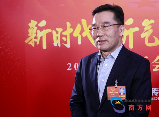原标题：全国人大代表张传卫：把海上风电开发从“不可能”做到了“可能”             全国人大代表、明阳智慧能源集团股份公司董事长张传卫。南方网记者陈冰青 摄 南方网讯（记者/王瑭琳 摄影/陈冰青）据悉，广东下一步将要加强推进海上风电建设