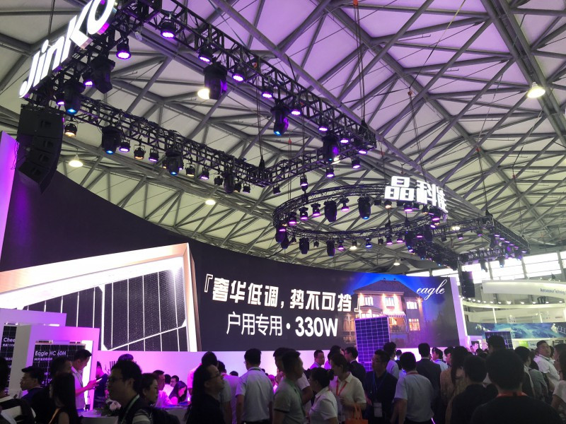 原标题：六款重磅新品亮相SNEC 2018 晶科能源再度成为创新技术引领者            上海-2018年5月28日-世界领先的光伏企业晶科能源控股有限公司(“晶科能源”或者“公司”)(纽交所代码：JKS)宣布，以“平价上网、越过山丘”为主题，公司携旗下6款重磅新品登陆2018上海SNEC展，全方位诠释品牌实力，引领产业新一轮技术变革和创新浪潮。具里程碑意义的全新Cheetah 410瓦超跑组件，全球首发，重新定义市场标准;全面领先的的380瓦P型双面组件，演绎应用新想象;全系列半片组件，平价上网