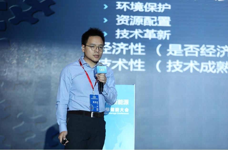 	中国储能网讯：5月19日至21日，“第八届中国国际储能大会”在深圳隆重召开， 来自中国、美国、德国、英国、加拿大、西班牙、日本、韩国、澳大利亚等国和地区1500余位政府机构、科研院所、行业组织、电力公司、新能源项目单位、系统集成商等代表出席本次大会。	南方电网科学研究院高级研究员陆志刚在储能电池专场，发表了题为