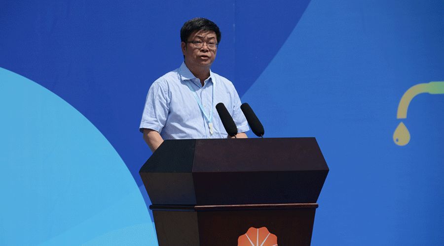 原标题：打开大门，张开怀抱，中国石油开放日欢迎你！            6月1日，中国最主要的能源企业——中国石油，启动最大规模的开放日活动，欢迎社会各界人士深入企业内部，近距离感知企业运行的方方面面。  中国石油集团党组副书记、副总经理徐文荣在开放日启动仪式上说，从6月1日起到6月中旬，隶属于中国石油的50多家石油企业将“打开大门，张开怀抱，广泛邀请人大代表、政协委员、媒体记者、老师学生、周边百姓等各类群体走进石油，近距离接触石油、全方位了解石油、深层次感知石油”