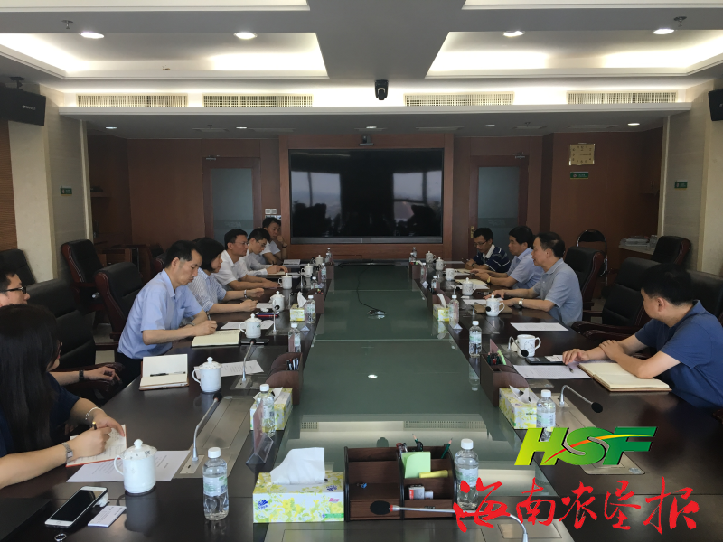 原标题：海垦集团与杭州锦江集团举行工作座谈            海南农垦报6月1日讯（记者 余美君）6月1日上午，海垦集团与杭州锦江集团举行工作座谈，双方围绕开展生物质发电、光伏、光热和储能系统建设等方面展开交流，寻求合作共赢。 海垦集团董事会秘书高波向考察团一行简要介绍了海南农垦历史沿革，近年来改革成效，橡胶、南繁、热带水果等优势产业以及新兴产业谋划等情况