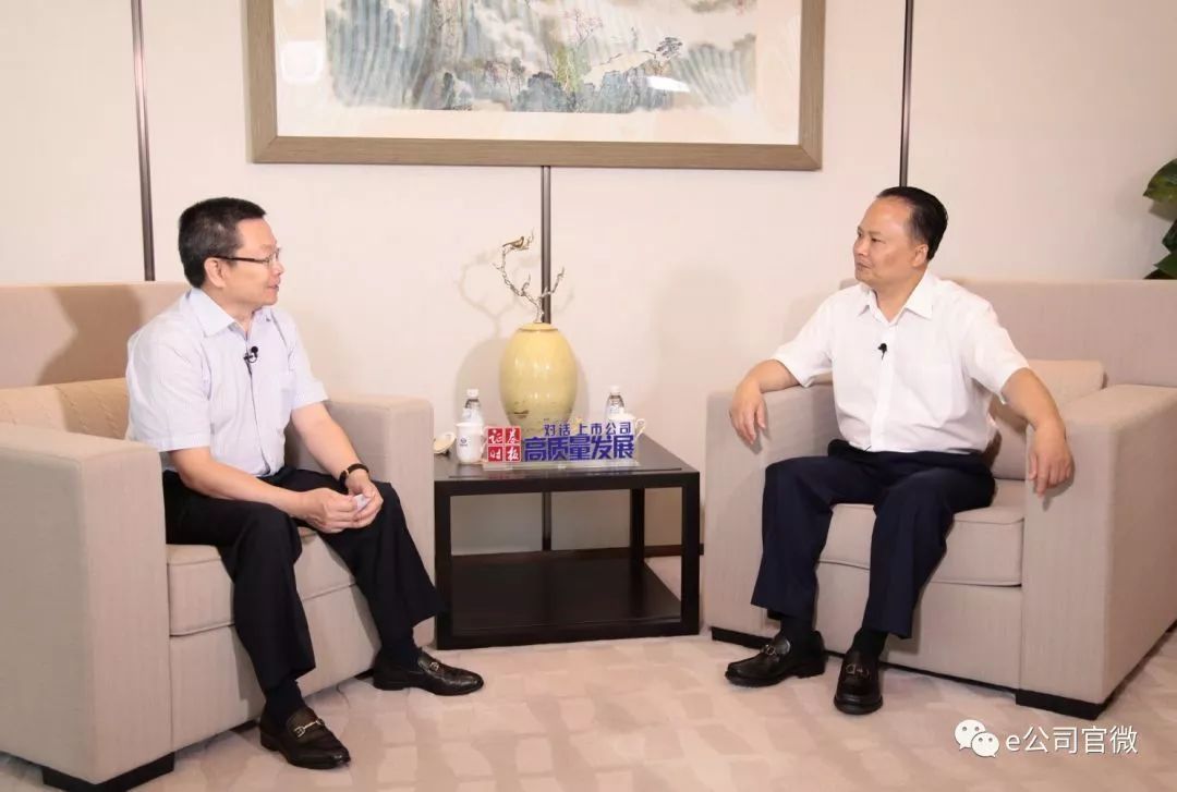 原标题：上市后净利暴增近30倍！他92年下海做鱼虾生意，如今跨界光伏市值超400亿            题记： 发迹于眉山，成长于成都，壮大于全国，放眼于世界。起源于探索，扎根于实干，发展于产业，领先于时代