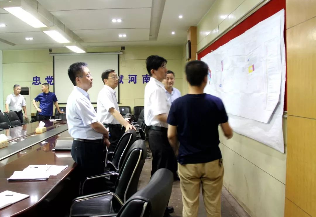 原标题：刘银志到宝雨山煤矿调研            6月1日上午，河南能源总经理刘银志到宝雨山煤矿调研，焦煤集团党委书记、董事长杨建增陪同调研。  在听取了宝雨山煤矿基本概况、地区接替、三年规划、瓦斯防治以及“大反省、大教育、大排查、大提升”等工作的汇报后，刘银志来到该矿11129工作面进行实地调研