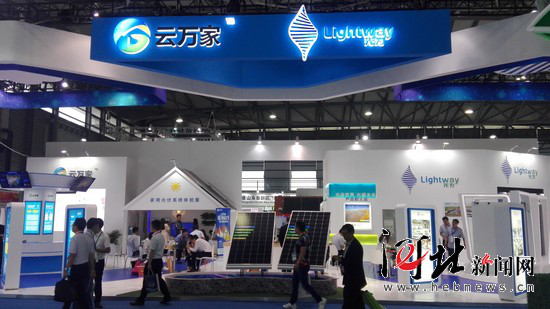 原标题：隆基泰和云万家品牌亮相上海光伏大会            在5月28日至30日举行的第十二届（2018）国际太阳能光伏与智慧能源（上海）大会暨展览会上，隆基泰和智慧能源旗下的云万家品牌一经亮相，便引起业内及中外客商的关注。  隆基泰和云万家品牌亮相光伏大会 大会由亚洲光伏产业协会、中国可再生能源学会、中国循环经济协会可再生能源专业委员会、上海市经济团体联合会、上海科技开发交流中心、上海新能源行业协会牵头并邀请美国太阳能行业协会（SEIA）等19个国际机构和组织联合主办，展出内容涵盖了光伏产业链的各