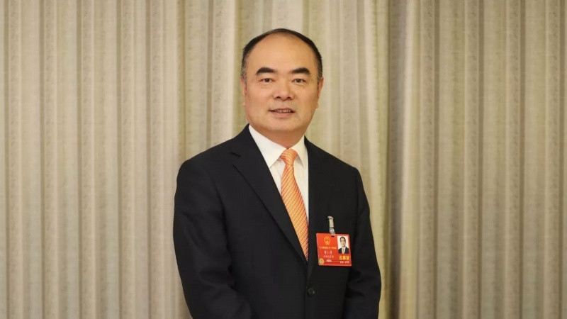 &nbsp;弘扬新时代企业家精神，推动企业高质量发展。6月6日，由中国企业联合会、中国企业家协会主办的&ldquo;2018年中国企业家年会暨全国优秀企业家表彰大会&rdquo;隆重举行，阳光电源董事长曹仁贤凭借其在清洁电力转换领域的大胆探索与创新，获评 &ldquo;全国优秀企业家&rdquo;称号