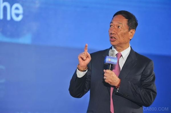 
                    
	原標(biāo)題:郭臺(tái)銘的野心


	


	富士康A(chǔ)股上市在即，68歲的郭臺(tái)銘這段時(shí)間穿梭于廣東、北京、天津，頻繁地見機(jī)構(gòu)、會(huì)官員、做演講，反復(fù)地講著他的工業(yè)互聯(lián)網(wǎng)夢(mèng)想。然而，被“代工廠”標(biāo)簽纏繞的富士康，目前或許撐不起老板的夢(mèng)想