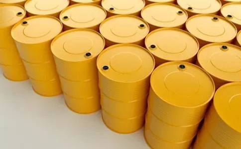 原标题：能源资讯|大跌之下，分析可见油价仍将上涨            关注我们  【CNBC网6月5日报道】纽约商品交易所的油价从72美元/桶暴跌至约66美元/桶。但本次下跌的背后，涨势仍一片大好