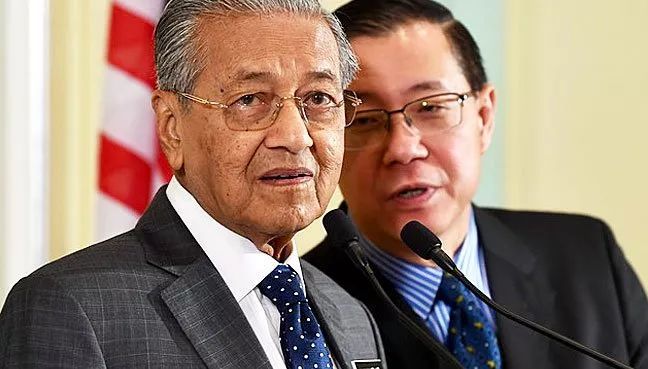 原标题：不能忍！马来西亚又搞鬼，中国损失100多亿，还失去42万亿能源？            前不久，新上任的马来西亚总理马哈蒂尔突然宣布，将“叫停”耗资170亿美元的新马高铁项目，并声称要与中国重新谈判此前签订的一系列协议，其中包括总投资140亿美元的马东铁路。而在近日，马来西亚又盯上了中企修建的两条油气管道项目