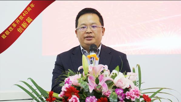 原标题：张智权：专注节能 在新时代开拓智慧能源升级之路             人物名片 张智权 上海市永定商会会长  上海碳索能源环境服务有限公司董事长 十二五上海市节能服务业优秀企业家 2015年上海节能服务业优秀企业家 2013-2014年上海节能服务业优秀企业家 （ 闽商报记者 黄宝灼丨文）2011-2012年、2013-2014年度上海市节能服务业品牌企业、2016节能服务产业重合同守信用企业、2017节能服务产业创新企业…… 从2011年成立至今，大大小小的荣誉摆满了上海碳索能源环境服务有限公