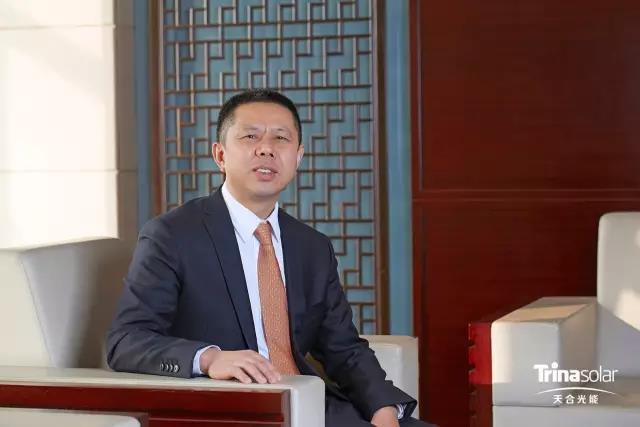 原标题：高纪凡：化挑战为机遇 积极应对“531”新政            5月31日，国家发展改革委、财政部和国家能源局发布了《关于2018年光伏发电有关事项的通知》(以下简称“新政”)，在行业内造成了一定程度的恐慌，各界人士对天合光能也表示关心，近期天合光能董事长高纪凡对大家广泛关注的几个问题给予了解答：  Q&A 01 新政将对天合光能带来什么影响?天合光能都采取了哪些实际行动? 新政给整个中国光伏行业带来了巨大的冲击和影响，也波及了相关的行业生态(上下游供应商)以及影响了国内的分布式光伏的