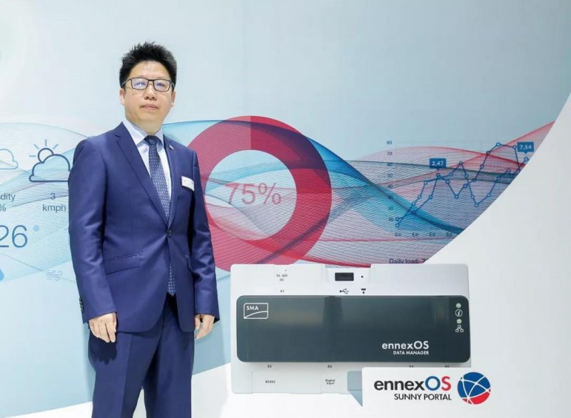 原标题：全球总装机量超65GW SMA领跑光伏逆变器市场            在SNEC 2018展会上，获悉德国SMA全球总装机量已超过65GW，这家全球最早成立的逆变器厂商在走过了37年历程后，依然走在行业前端。 以ennexOS引领行业未来 作为一家老牌逆变器厂商， SMA中国总裁张勇博士在接受EnergyTrend专访时表示，SMA的产品具有两大特点：一是产品线完整且技术领先，二是极具前瞻性