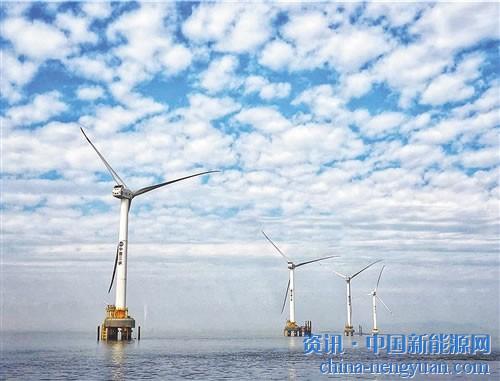                                                                                                                                                                     		图为建设中的福清兴化湾30万千瓦海上风电场一期工程。 王轶辰摄	　　我国海上风电起步晚，但凭借海上资源稳定、大发电功率、便于消纳等特点，近年来发展迅速，市场前景广阔