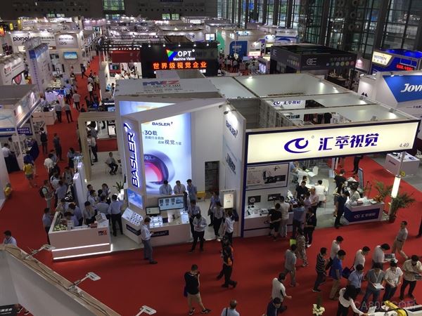 
                    
	2018年6月27-29日，華南地區(qū)舉足輕重的工業(yè)自動(dòng)化展會(huì)——2018華南國(guó)際工業(yè)自動(dòng)展已于昨日盛大開(kāi)幕。展會(huì)的火爆程度可見(jiàn)一斑，從現(xiàn)場(chǎng)來(lái)看，本次展會(huì)就自動(dòng)化領(lǐng)域中的各個(gè)部分進(jìn)行了專(zhuān)業(yè)的主題劃分，并將之有效的整合在一起，形成了五大專(zhuān)業(yè)主題——工業(yè)機(jī)器人專(zhuān)區(qū)、控制系統(tǒng)專(zhuān)區(qū)、機(jī)器視覺(jué)專(zhuān)區(qū)、機(jī)械傳動(dòng)技術(shù)專(zhuān)區(qū)、物聯(lián)網(wǎng)專(zhuān)區(qū)等