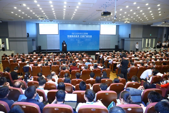 　　近年来，随着各国对能源结构的调整和对清洁能源的关注与研究，氢能源以其绿色、高效、应用范围广等优势，成为全球最具发展潜力的清洁能源。一些国家与地区也进行了相关的路线规划与产业化路径研究，各大汽车公司与能源企业纷纷加大了对氢能的研发投入