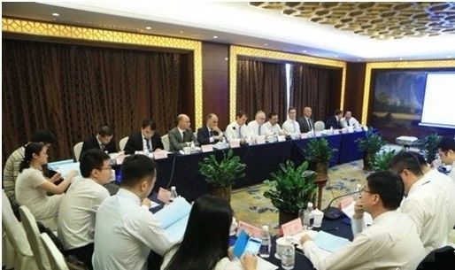 	中国储能网讯：国家发展改革委、商务部发布了《外商投资准入特别管理措施(负面清单)(2018年版)》(以下简称2018年版负面清单)。涉及金融、交通运输、商贸流通、专业服务、制造、基础设施、能源、资源、农业等各领域，共22项开放措施