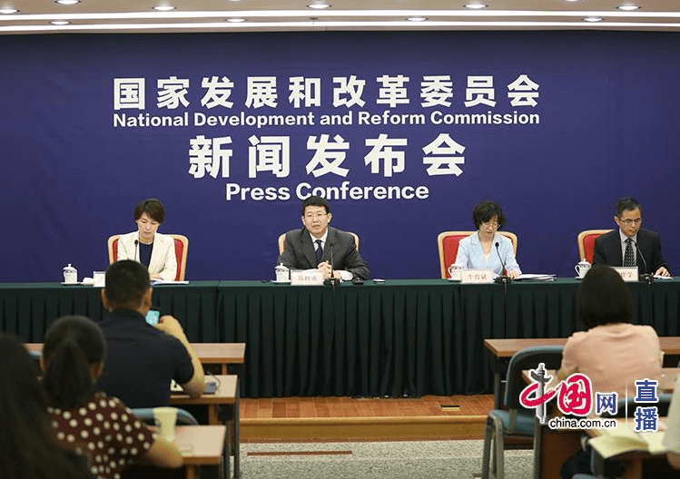 	中国储能网讯：国家发展改革委定于2018年7月2日(周一)上午10:00，在中配楼三层大会议室召开专题新闻发布会，我委相关司局负责同志出席，介绍“创新和完善促进绿色发展价格机制”有关工作情况并回答记者提问。	 	价格司司长岳修虎解读加大峰谷电价的实施力度 : 	加大峰谷电价的实施力度