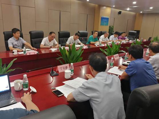 　　6月28日，福建能源監(jiān)管辦赴江蘇南通開展海上風電安全管理若干問題研究課題調研工作，國家能源局電力安全監(jiān)管司相關負責同志蒞臨指導。

　　調研組實地走訪了江蘇龍源蔣家沙海上風電場項目，了解了現(xiàn)場規(guī)劃、交通運輸可達性、海上升壓站設計規(guī)范要求、工程環(huán)境適應性、工程施工技術難點、現(xiàn)場安全管理和運行維護管理等有關情況，并與工程項目建設、施工、設計、監(jiān)理等參建單位，以及質量監(jiān)督機構進行了多方交流溝通