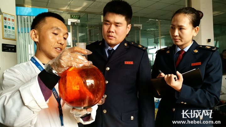 原标题：转型升级 实现高质量发展的必由之路——河北民企发展探访(上)            　　编者按：民营经济是社会主义市场经济的重要组成部分，在河北经济中占据十分突出的位置。近日发布的在2017年河北省民营企业百强名单中，钢铁企业达到29家，民营企业转型升级、创新发展的任务依然很重，民营经济只有真正把新发展理念贯穿到各领域、各环节，才能在高质量发展上取得更大作为