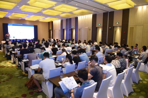　　【中国仪表网 仪表会议】为推动我国光谱成像技术的应用与发展，推进光谱成像技术前沿探索研究，促进光谱成像技术的创新及多领域应用，&ldquo;第二届光谱成像技术应用与发展国际会议 & 学术论坛&mdash;&mdash;光学感知与智能光学&rdquo;于7月5日至6日在陕西西安隆重举行。本次会议由中国科学院西安光学精密机械研究所主办，中国科学院光谱成像技术重点实验室承办，得到了中国科学院的大力支持