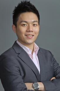 　　赋能数字化未来，施耐德电气助力用户领跑能源新时代&nbsp;　　中国电力新闻网 记者 于海江&nbsp;　　“面对一个更加电气化、数字化、分散化和低碳化的时代，施耐德电气正在加快转型步伐，从趋势中探索机遇并创造更多可能性，积极响应‘能源新世界’的需求。”施耐德电气能源事业部战略与市场副总裁张宗明日前在于杭州举办的“赋能数字化转型——2018施耐德电气创新峰会”上接受中电传媒记者采访时表示