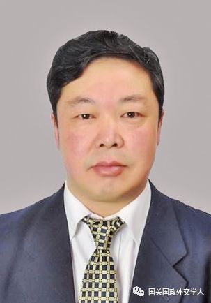 原标题：【南亚研究】吴磊 詹红兵：孟加拉国能源可持续发展问题探析            作者分系云南大学国际关系研究院院长、 教授、博士生导师；博士研究生 【关键词】孟加拉国能源 可持续发展 能源安全 能源公平 内容提要 孟加拉国能源资源相对贫乏，在国际贸易中处于能源净输入国地位。传统化石能源资源呈现“富气少煤缺油”的特点、可再生能源资源相对丰富，以生物质能和太阳能为主、天然气及电力生产是其能源工业的核心